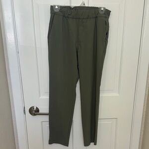 Women’s Vuori Miles Ankle Pant in Olive